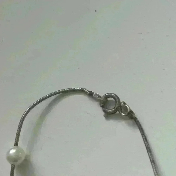Adorable Silver with faux pearls  necklace - Picture 2 of 4